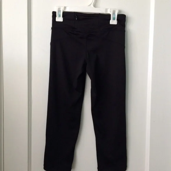 Aeropostale Cropped Leggings w/ Zipped Pockets - Picture 2 of 3